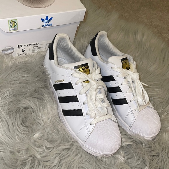 Adidas Superstar - Picture 2 of 5